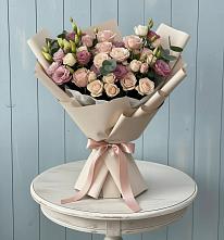Букет цветов из:  Розы и Лизиантусы в Малые Вязёмы