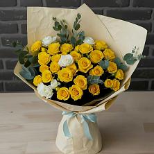 Букет цветов из:  Розы в Малые Вязёмы
