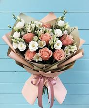 Букет цветов из:  Розы, Альстромерии и Лизиантусы в Малые Вязёмы