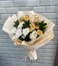Букет цветов из:  Розы и Хризантемы в Малые Вязёмы