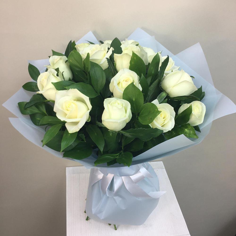 Букет 15 Белых роз Проуд в Малые Вязёмы