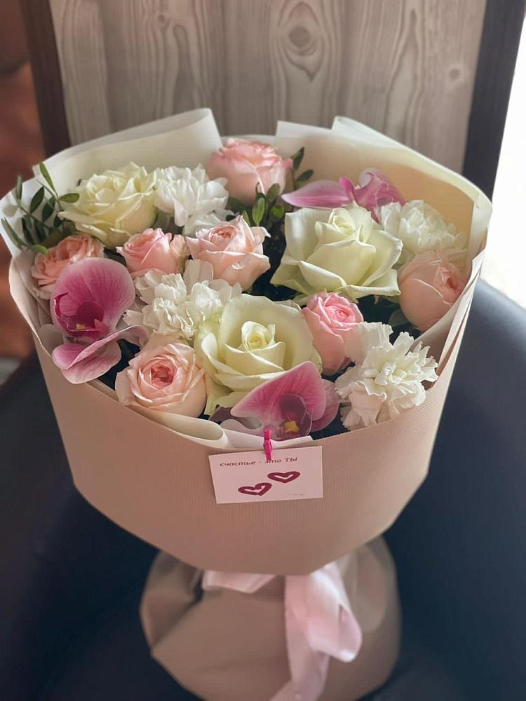 Букет цветов из: Орхидеи, Розы и Гвоздики в Малые Вязёмы