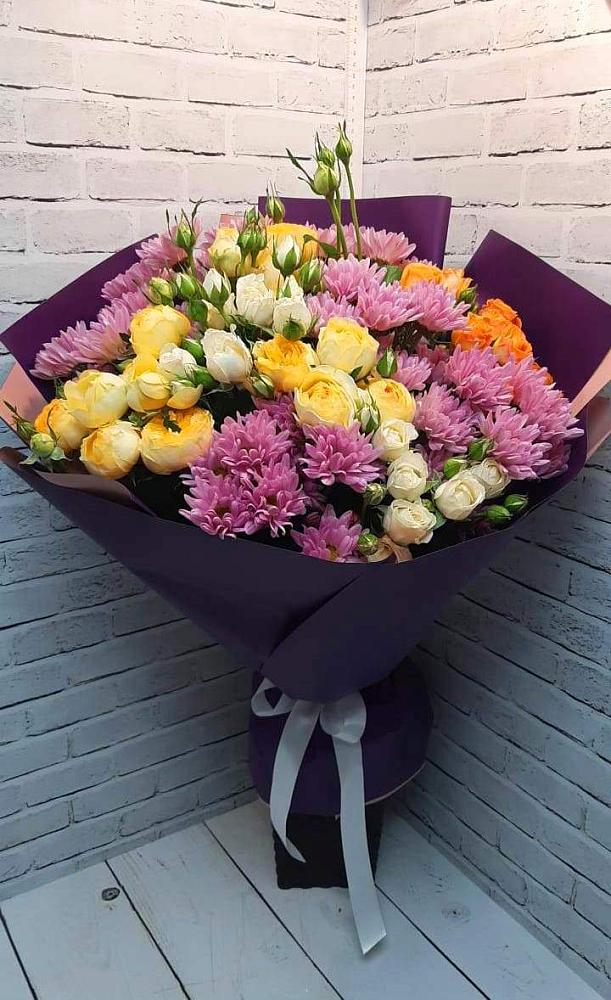 Букет цветов из: Хризантемы и Розы в Малые Вязёмы