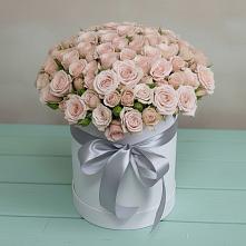 Цветочная композиция из Розы в шляпной коробке в Малые Вязёмы