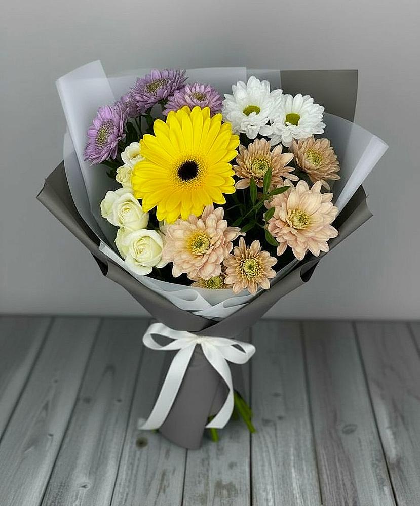 Букет цветов из: Розы, Герберы и Хризантемы в Малые Вязёмы