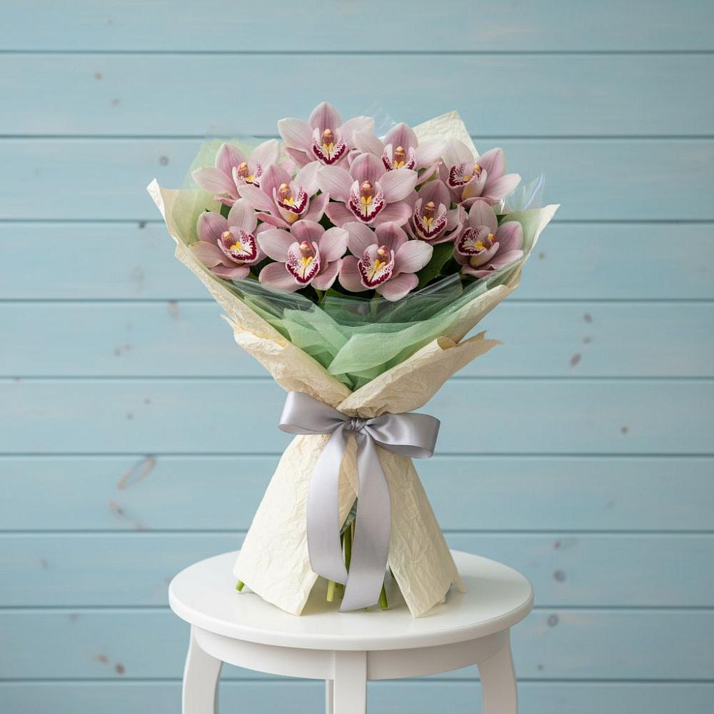 Букет цветов из: Орхидеи и Розы в Малые Вязёмы