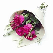 Букет цветов из:  Розы в Малые Вязёмы