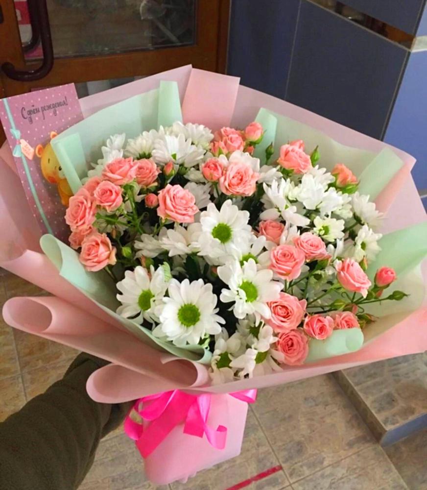 Букет цветов из: Розы и Хризантемы в Малые Вязёмы