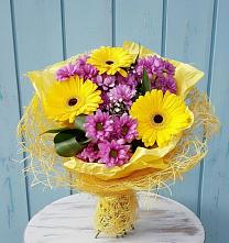 Букет цветов из:  Хризантемы и Герберы в Малые Вязёмы