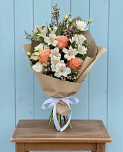 Букет цветов из:  Альстромерии, Лизиантусы, Розы и Хризантемы #REPLACE_PRED# Малые Вязёмы