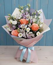 Букет цветов из:  Лизиантусы, Розы, Альстромерии и Гипсофила в Малые Вязёмы