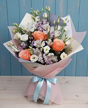 Букет цветов из:  Лизиантусы, Розы, Альстромерии и Гипсофила в Малые Вязёмы