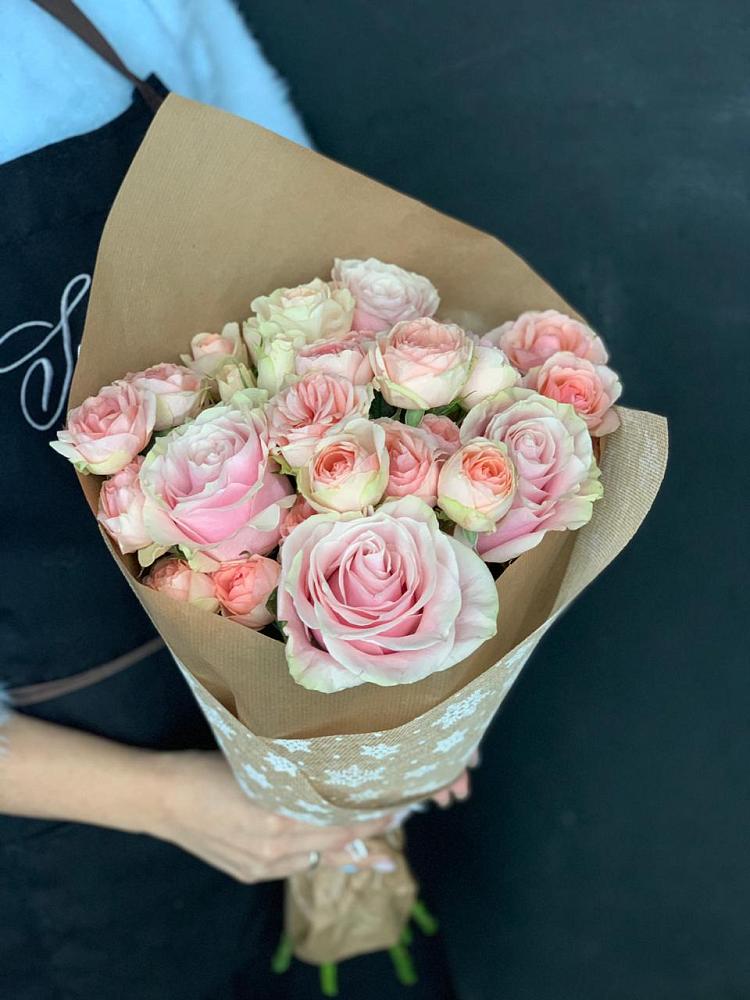 Букет цветов из: Хризантемы и Розы в Малые Вязёмы