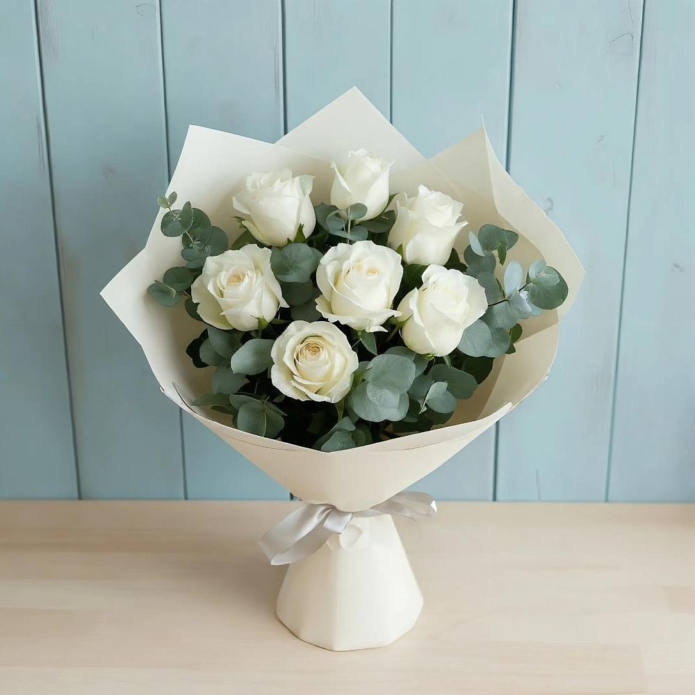 Букет Белые розы в Эвкалипте в Малые Вязёмы