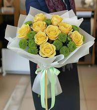 Букет цветов из:  Хризантемы и Розы в Малые Вязёмы