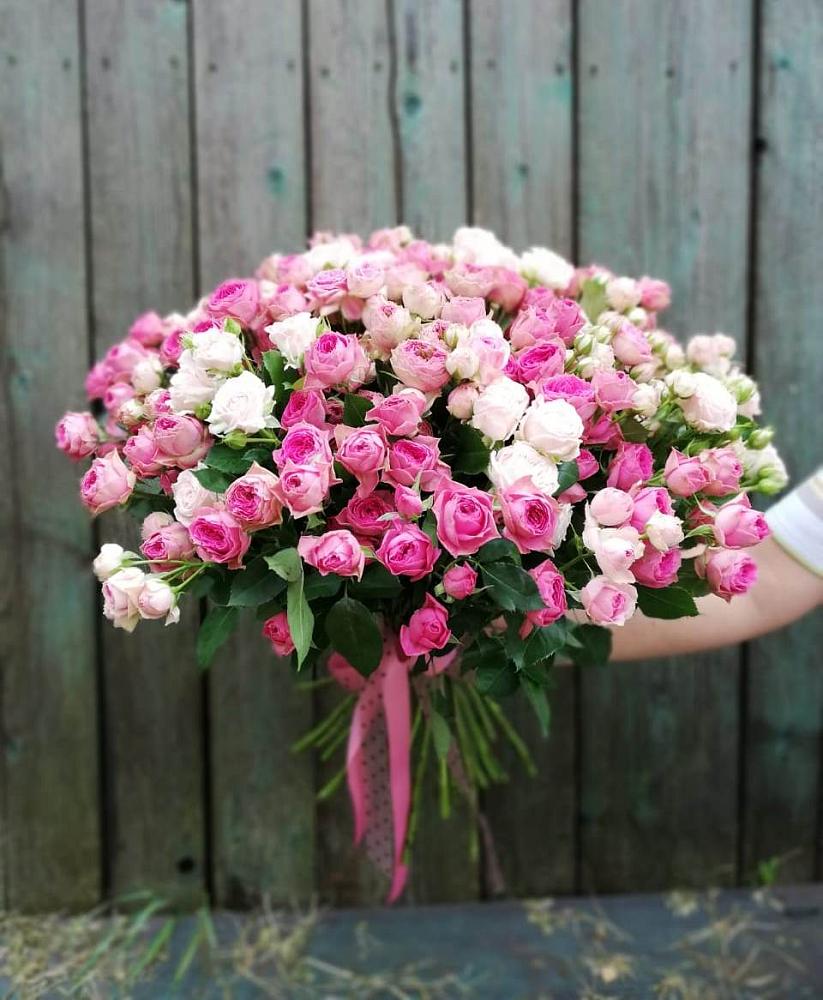 Букет Розовые кустовые розы Натали и Лав Лидия в Малые Вязёмы