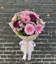 Букет цветов из:  Герберы и Хризантемы в Малые Вязёмы