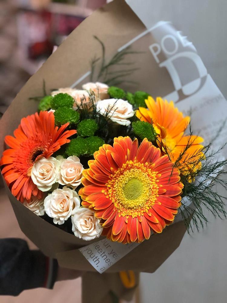 Букет цветов из: Герберы, Хризантемы и Розы в Малые Вязёмы