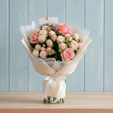 Букет цветов из:  Розы в Малые Вязёмы
