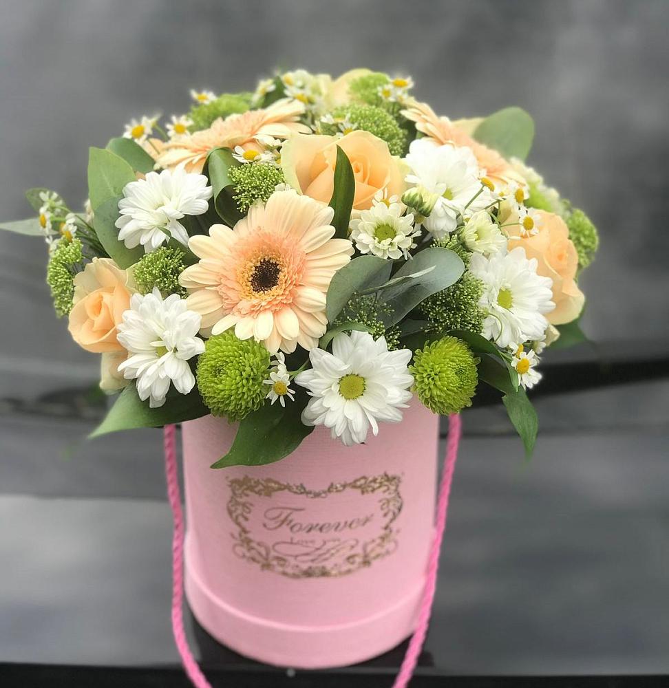 Цветочная композиция из Розы, Герберы и Хризантемы в шляпной коробке в Малые Вязёмы