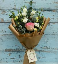 Букет цветов из:  Розы и Лизиантусы в Малые Вязёмы