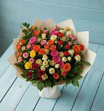 Букет Микс из разноцветных кустовых роз в Малые Вязёмы
