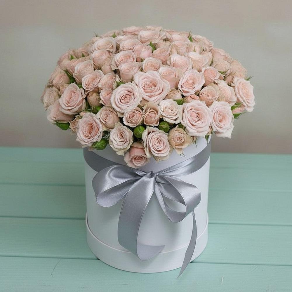 Цветочная композиция из Розы в шляпной коробке в Малые Вязёмы