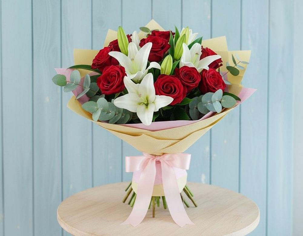 Букет цветов из: Лилии и Розы в Малые Вязёмы